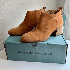 Toms Leilani Brown Suede Booties